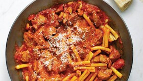Juurviljakaste ja keedetud pasta