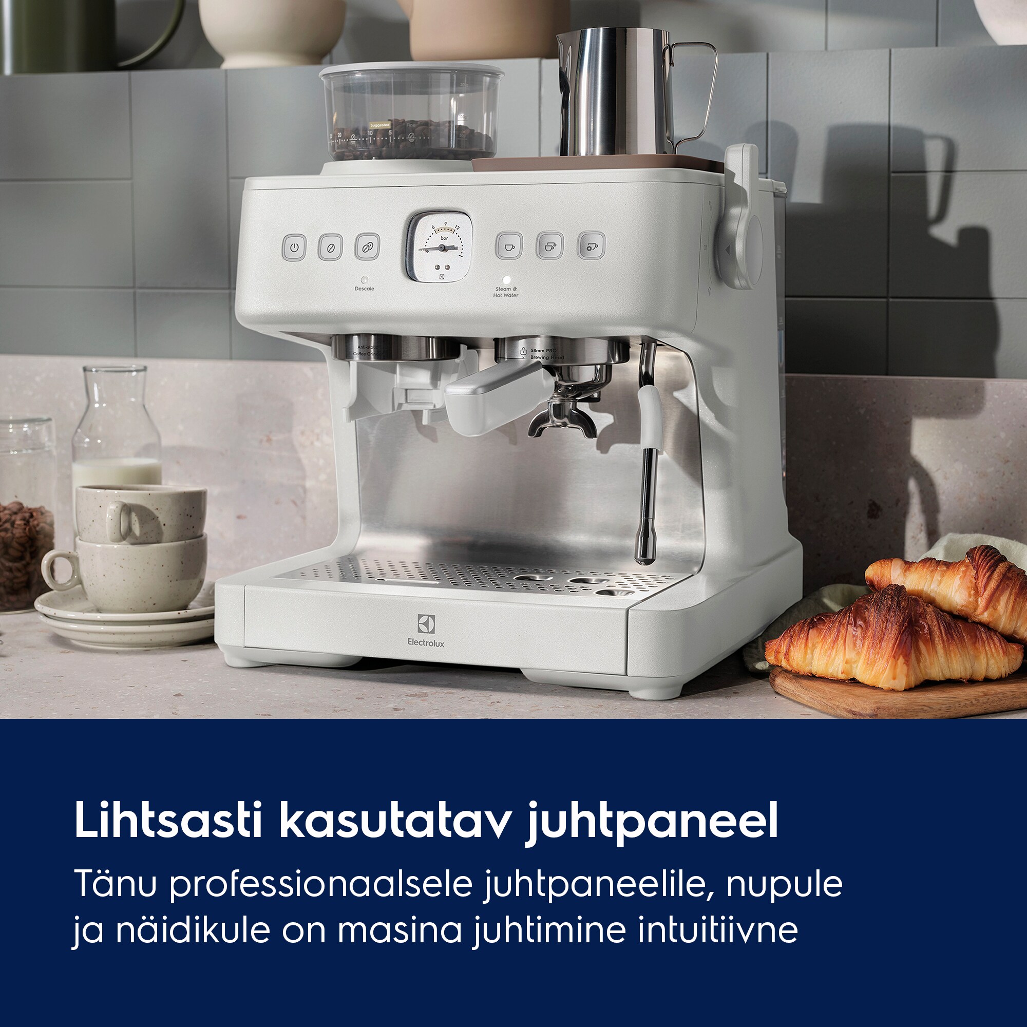 Lihtsasti kasutatav juhtpaneel Tänu professionaalsele juhtpaneelile, nupule ja näidikule on masina juhtimine intuitiivne.