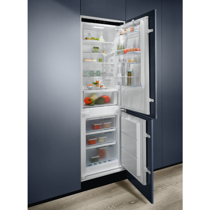 Electrolux - Integreeritav külmik-sügavkülmik - LND5FE18S
