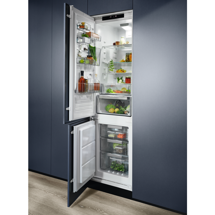 Electrolux - Integreeritav külmik-sügavkülmik - LNS9TE19S