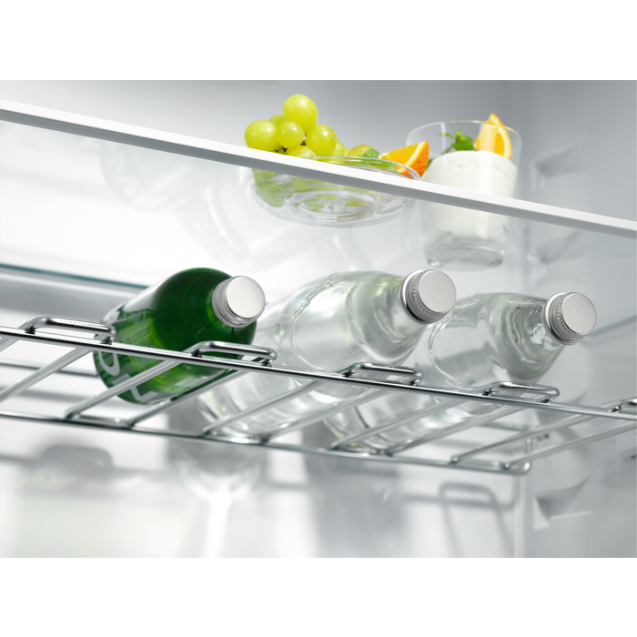 Electrolux - Integreeritav külmik-sügavkülmik - E7MNPD18S