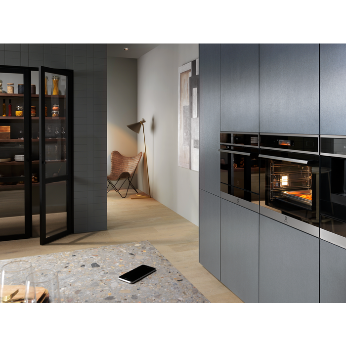 Electrolux - Ahi - EOB8S39WX