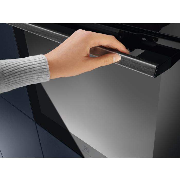 Electrolux - Ahi - EOE7P31Z