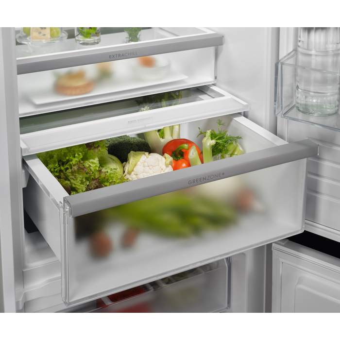 Electrolux - Integreeritav külmik-sügavkülmik - ENC8MD19S