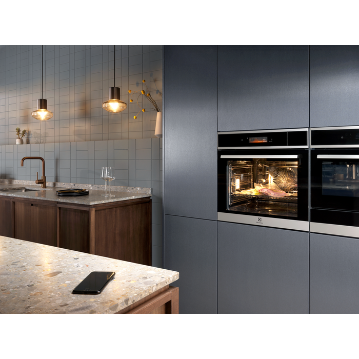 Electrolux - Ahi - EOB9S31WX