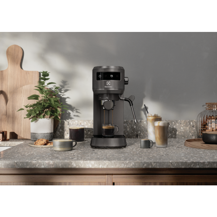 Electrolux - Kohvimasin - E6EC1-6BST
