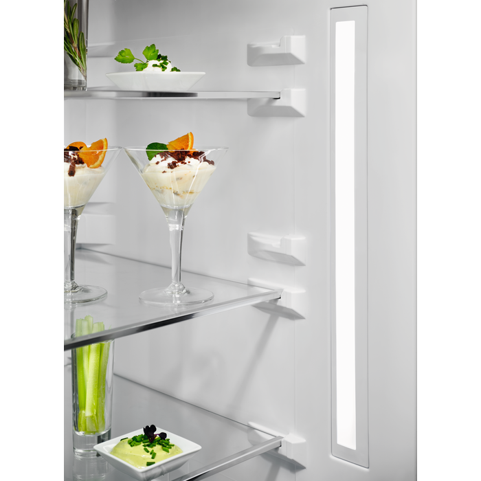 Electrolux - Külmik-sügavkülmik - LNT7ME36X3