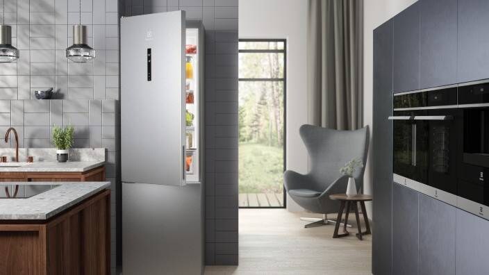 Refrigerator and freezer